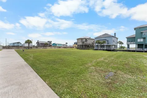 16 Blue Heron Circle Jamaica Beach TX 77554
