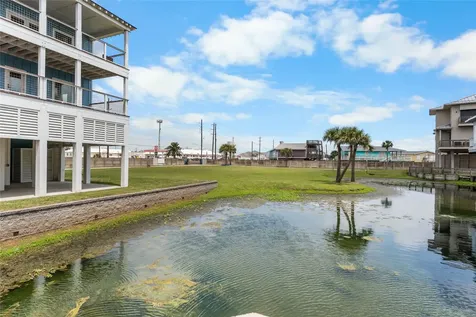 16 Blue Heron Circle Jamaica Beach TX 77554
