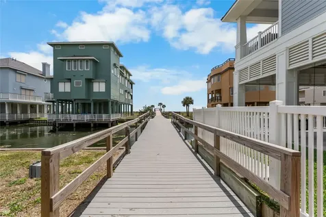 16 Blue Heron Circle Jamaica Beach TX 77554