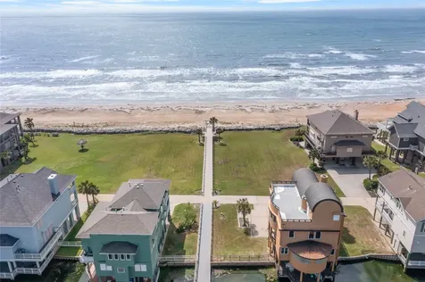 16 Blue Heron Circle Jamaica Beach TX 77554