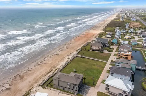 16 Blue Heron Circle Jamaica Beach TX 77554