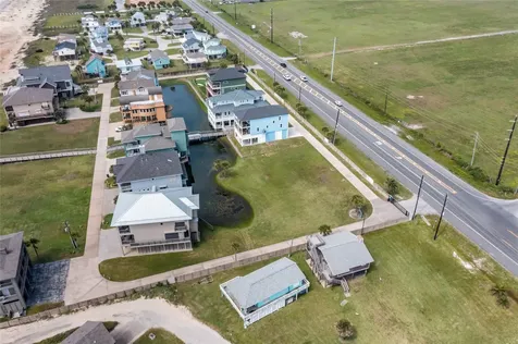 16 Blue Heron Circle Jamaica Beach TX 77554