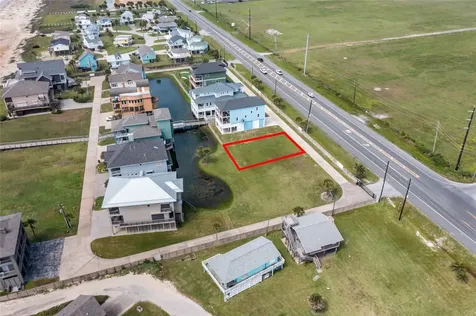 16 Blue Heron Circle Jamaica Beach TX 77554