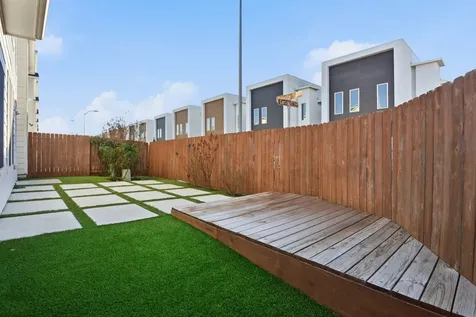 5519 Paraiso Place Houston TX 77091