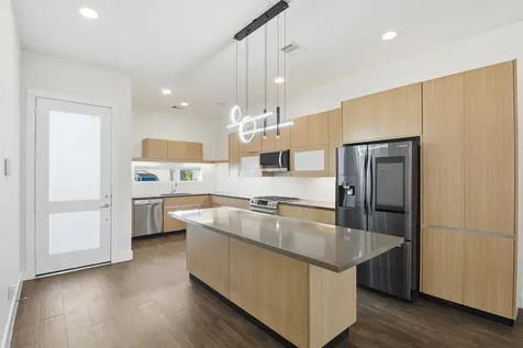 5519 Paraiso Place Houston TX 77091