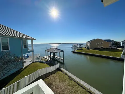5006 Brigantine Cay Court Texas City TX 77590