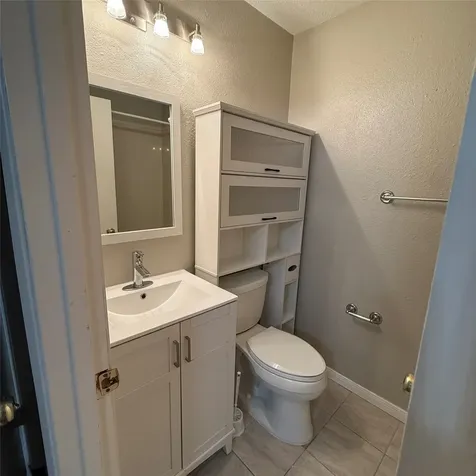 509 Avondale Lane Friendswood TX 77546