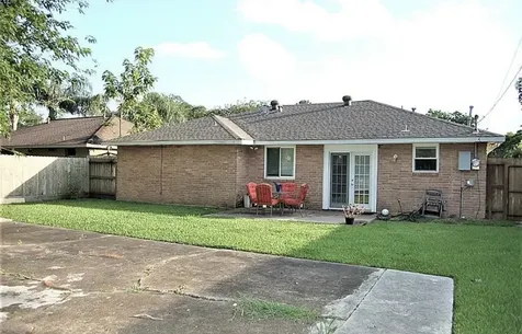 509 Avondale Lane Friendswood TX 77546