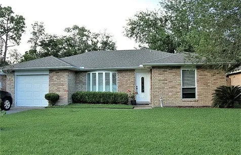 509 Avondale Lane Friendswood TX 77546