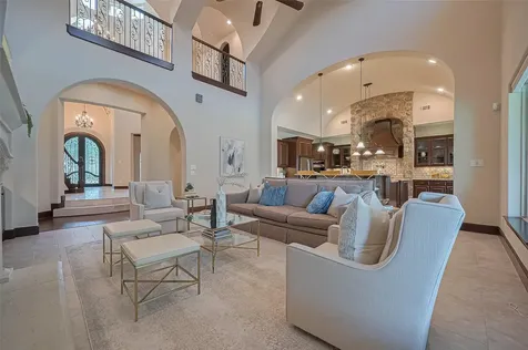 14 Royal King Road Tomball TX 77377