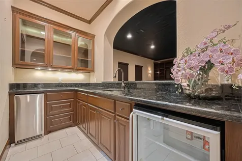 14 Royal King Road Tomball TX 77377