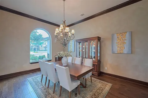 14 Royal King Road Tomball TX 77377