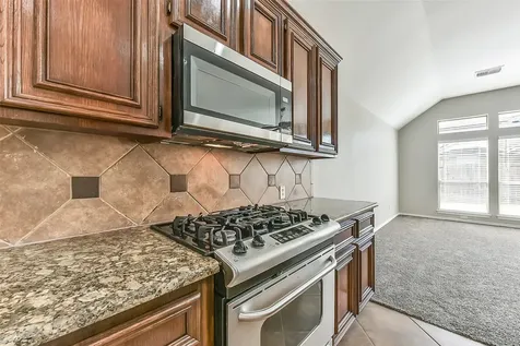 2024 Shore Breeze Drive Pearland TX 77584