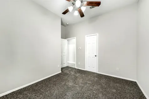 2024 Shore Breeze Drive Pearland TX 77584