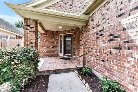 2024 Shore Breeze Drive Pearland TX 77584