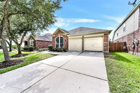 2024 Shore Breeze Drive Pearland TX 77584