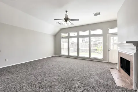 2024 Shore Breeze Drive Pearland TX 77584