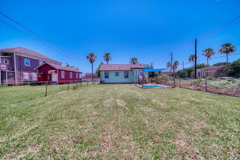 4224 Avenue M 1/2 Galveston TX 77550