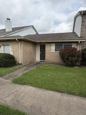 6423 S Briar Bayou Drive Houston TX 77072