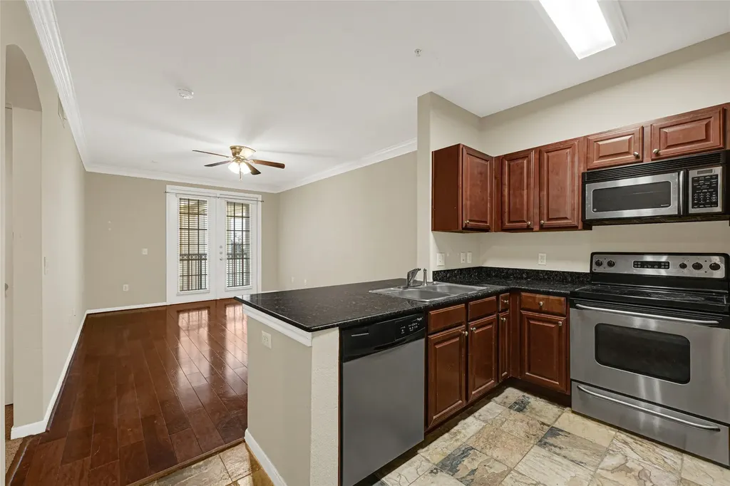 7575 Kirby Drive 3308 Houston TX 77030