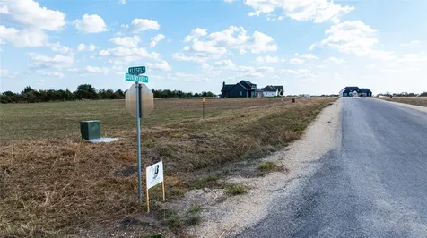 102 Country View Lane Schulenburg TX 78956