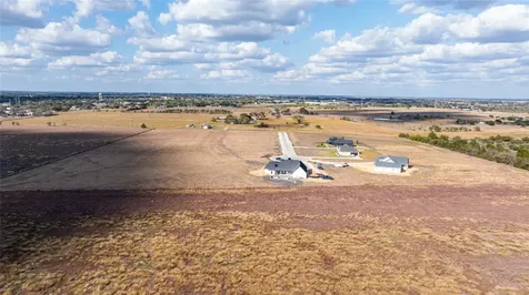 102 Country View Lane Schulenburg TX 78956