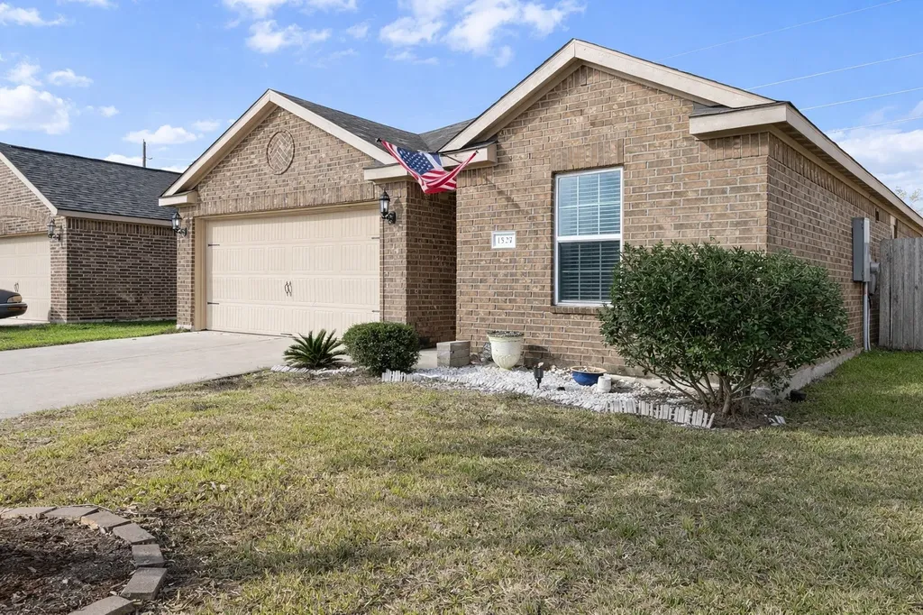 1527 Loose Stone Drive Rosharon TX 77583