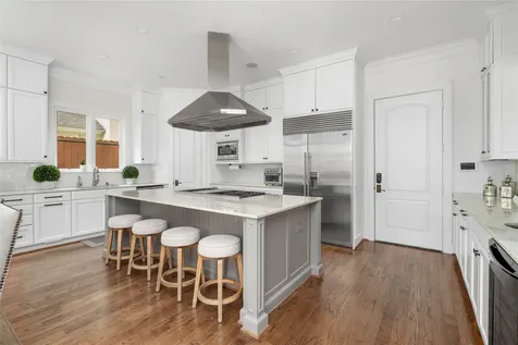 4605 Huisache Street Bellaire TX 77401