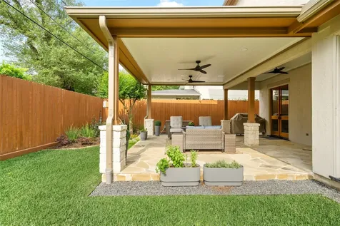 4605 Huisache Street Bellaire TX 77401