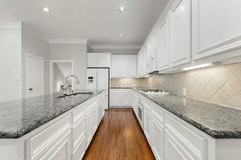 416 Mcgowen Street Houston TX 77006
