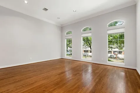 416 Mcgowen Street Houston TX 77006