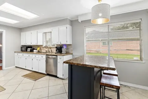 5885 Pinkstaff Lane Beaumont TX 77706