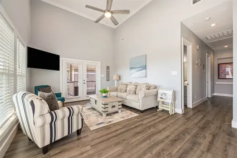 3931 Laguna Drive Galveston TX 77554