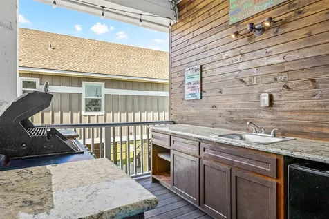 3931 Laguna Drive Galveston TX 77554