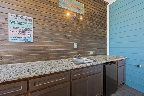 3931 Laguna Drive Galveston TX 77554