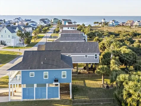 3931 Laguna Drive Galveston TX 77554