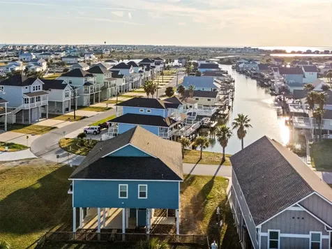 3931 Laguna Drive Galveston TX 77554