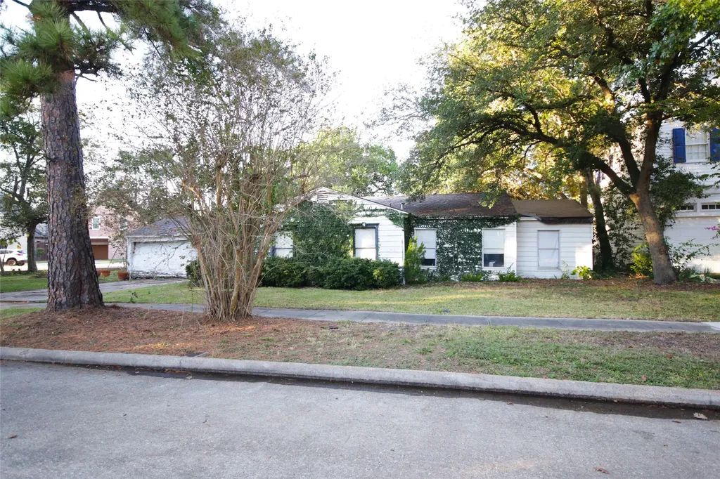 4210 Coleridge Street Houston TX 77005
