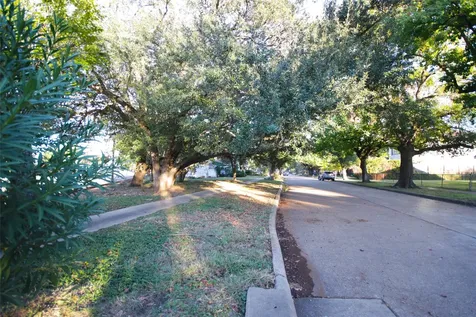 4210 Coleridge Street Houston TX 77005