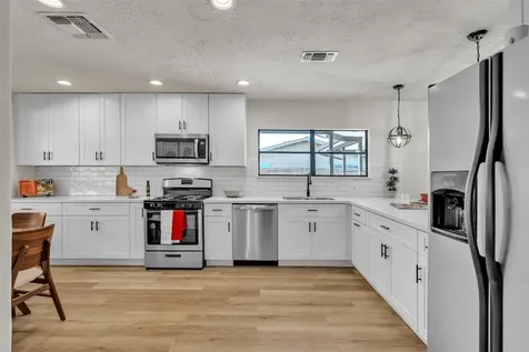 5502 Hewitt Dr Drive Houston TX 77092