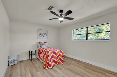 5502 Hewitt Dr Drive Houston TX 77092