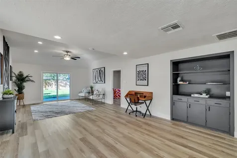 5502 Hewitt Dr Drive Houston TX 77092