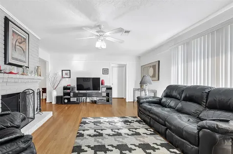 4831 Knickerbocker Street Houston TX 77035