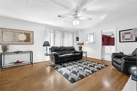 4831 Knickerbocker Street Houston TX 77035