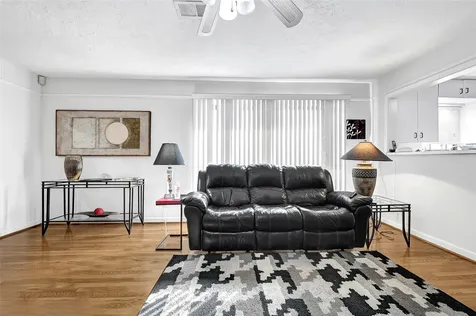 4831 Knickerbocker Street Houston TX 77035