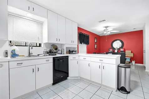 4831 Knickerbocker Street Houston TX 77035