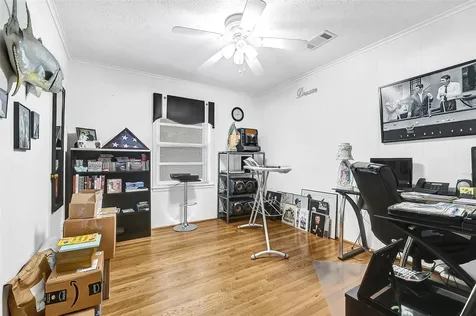 4831 Knickerbocker Street Houston TX 77035