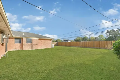 4831 Knickerbocker Street Houston TX 77035