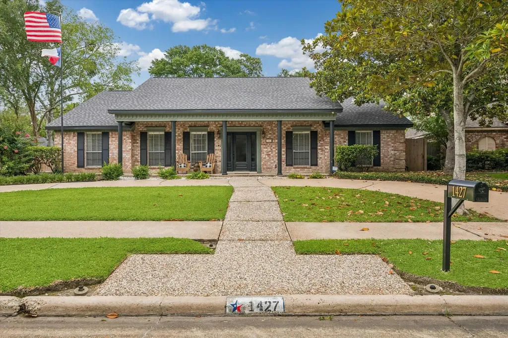 1427 Heathwood Drive Houston TX 77077