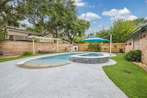 1427 Heathwood Drive Houston TX 77077